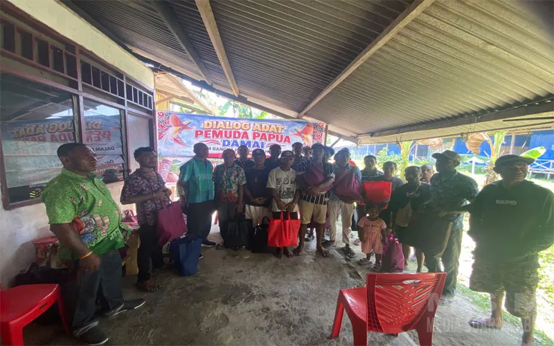 Tokoh Adat Waropen Ajak Pemuda Papua Jaga Persatuan, Rawat Adat, dan Bangun Kampung Damai