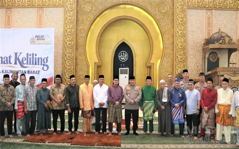 Jumat Keliling di Masjid Mujahidin, Kapolda Kalbar Ajak Masyarakat Cegah Bullying dan Tangkal Hoaks
