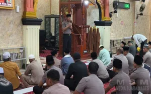 Wujudkan Polisi Bersama Masyarakat, Wakapolres Kampar Sampaikan Edukasi Anti‑Hoaks kepada Jamaah Masjid