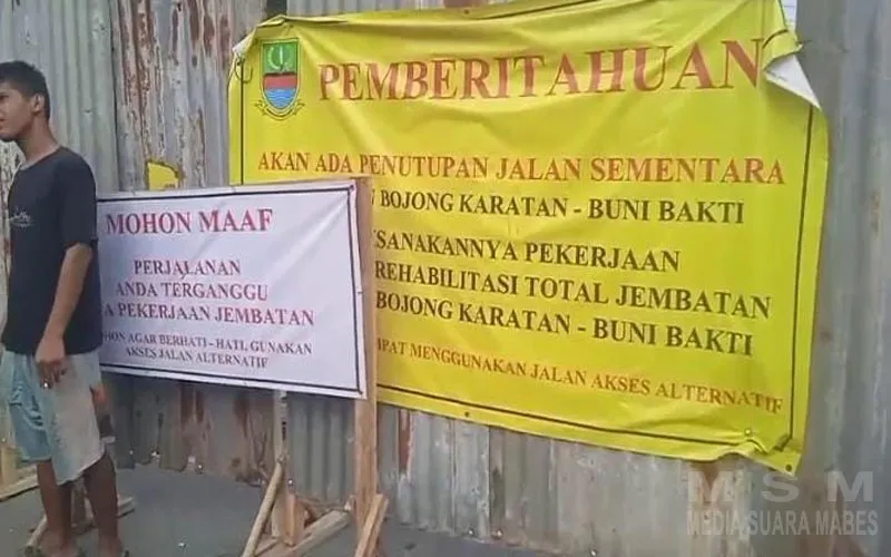 Banner Pengalihan Arus Lalu Lintas Proyek Jembatan Arhanud di Tarumajaya Disorot, Logo Satlantas dan Dishub Tak Terlihat