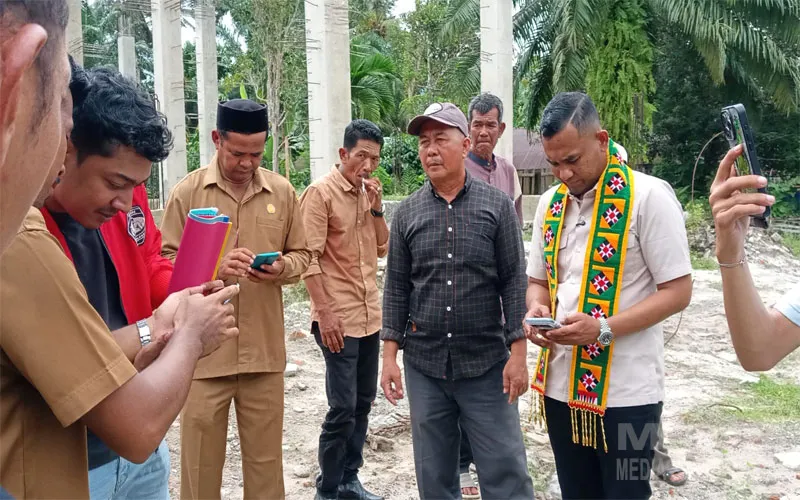 Perkuat Silaturahmi dan Serap Aspirasi Warga Simeulue, Jamaluddin Idham Salurkan Bantuan Pembangunan Masjid