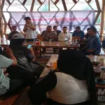 Bupati Beltim Berbincang Satai Ngopi Bareng dengan Awak Media