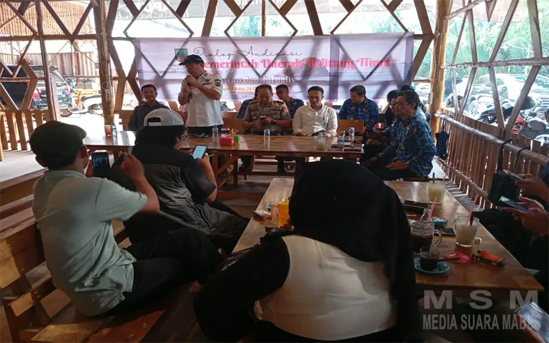 Bupati Beltim Berbincang Satai Ngopi Bareng dengan Awak Media
