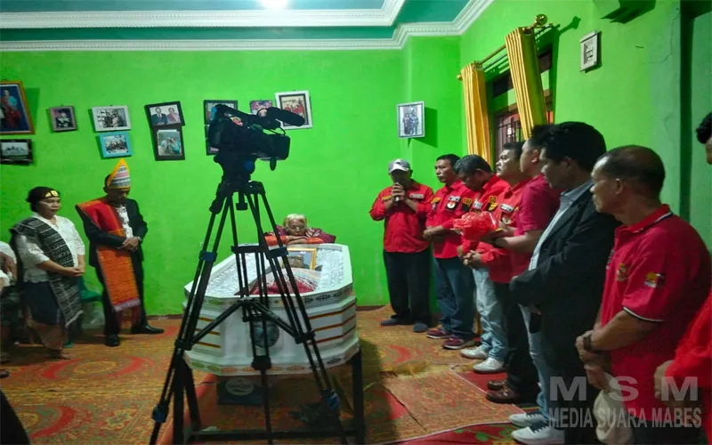 Wujud Solidaritas Satu Rasa, Satu Jiwa, Ketua DPD PBB Banten Todo Nainggolan Melayat ke Rumah Duka Ayahanda Ketua DPD PBB Jateng di Tangerang