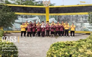 Green Policing, Polres Ketapang Bersama Dinas Perkim LH Gotong Royong Bersihkan Taman Kota